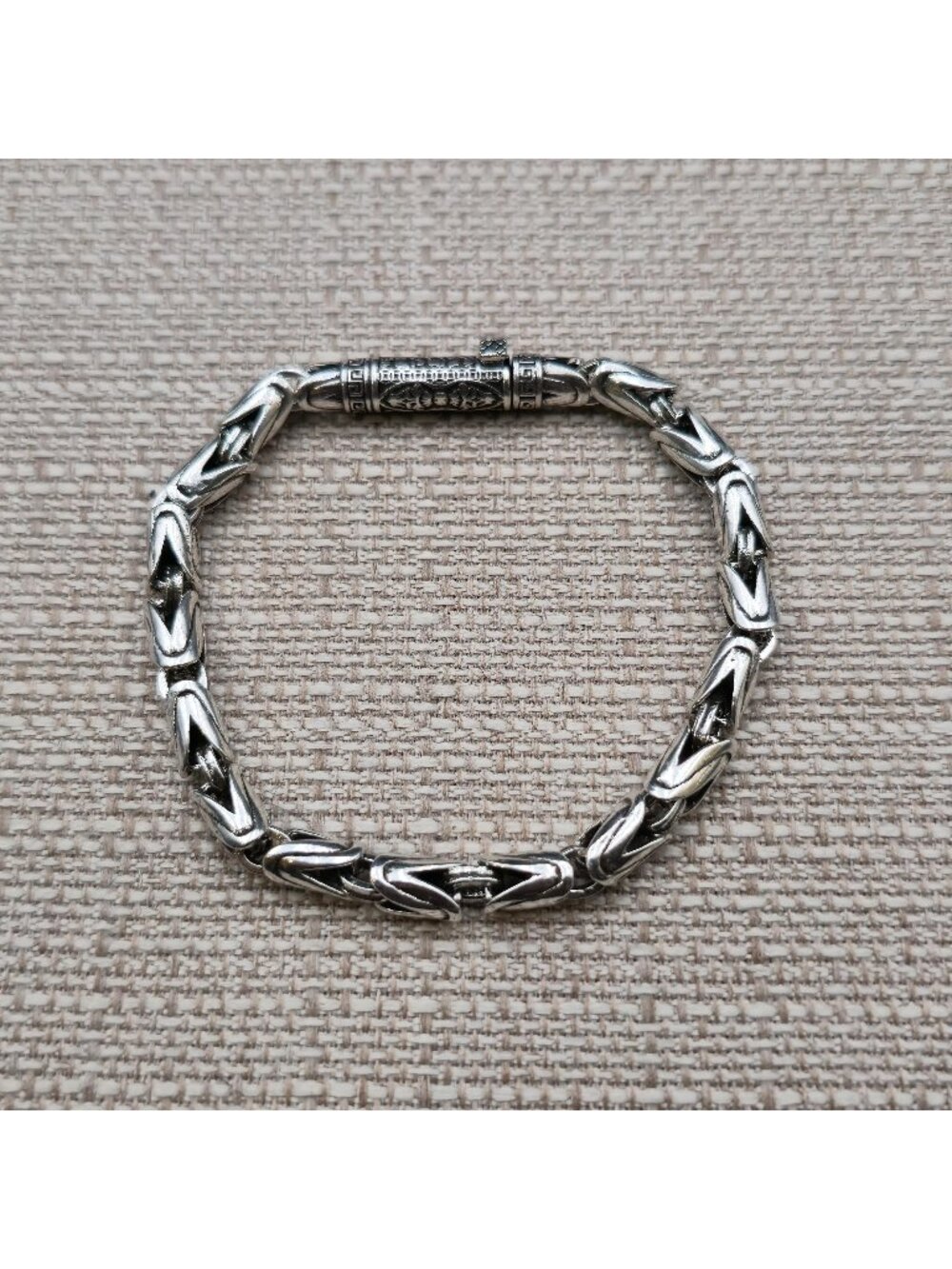 8.5 Inch High-Polish Stainless Steel Bali Byzantine Chain Link Bracelet A8656